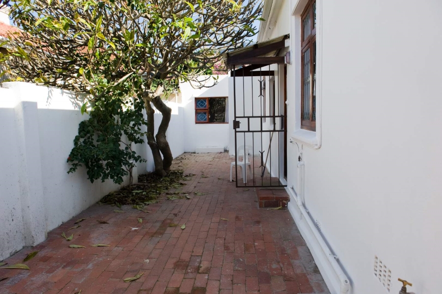7 Bedroom Property for Sale in Mowbray Western Cape